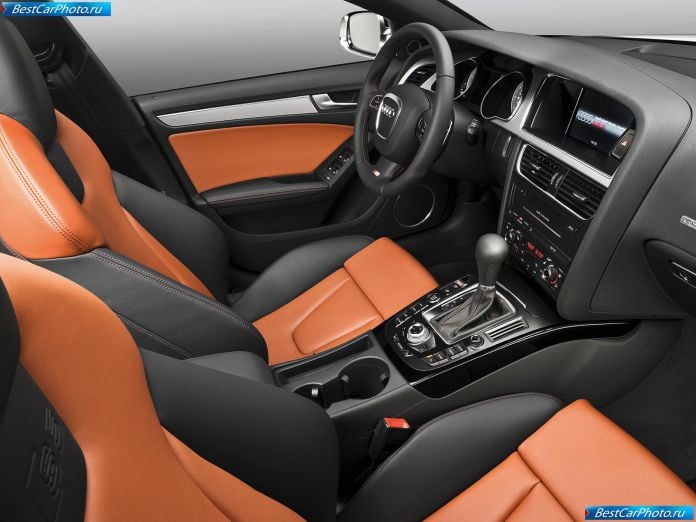 2011 Audi S5 Sportback - фотография 19 из 25