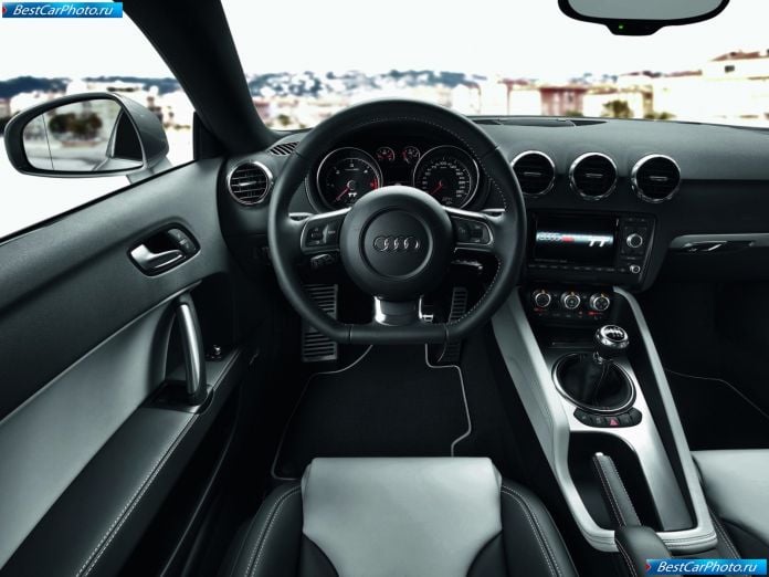 2011 Audi Tt Coupe - фотография 15 из 24