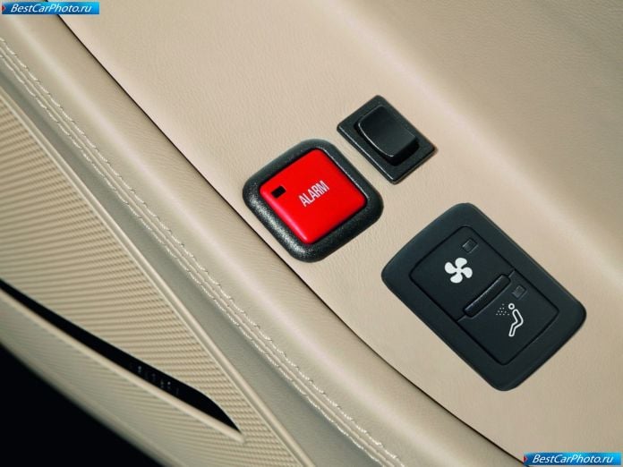 2012 Audi A8 L Security - фотография 16 из 21