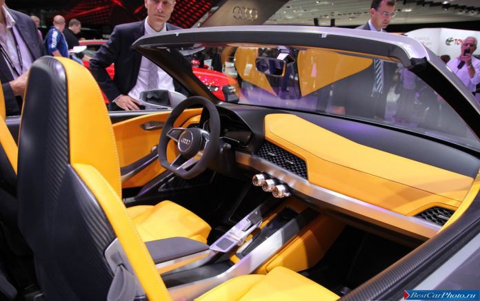 2012 Audi Crosslane Coupe Concept live in Paris - фотография 3 из 13