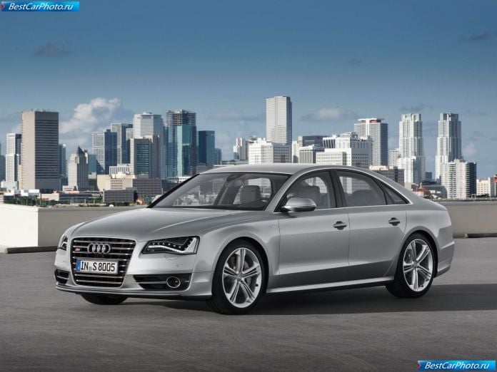 2013 Audi S8 - фотография 2 из 40