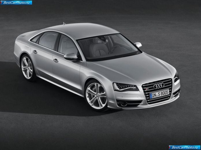 2013 Audi S8 - фотография 5 из 40