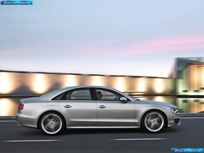 2013 Audi S8 - фотография 6 из 40