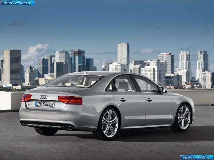 2013 Audi S8 - фотография 7 из 40