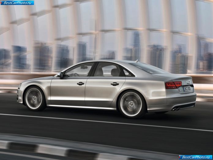2013 Audi S8 - фотография 10 из 40