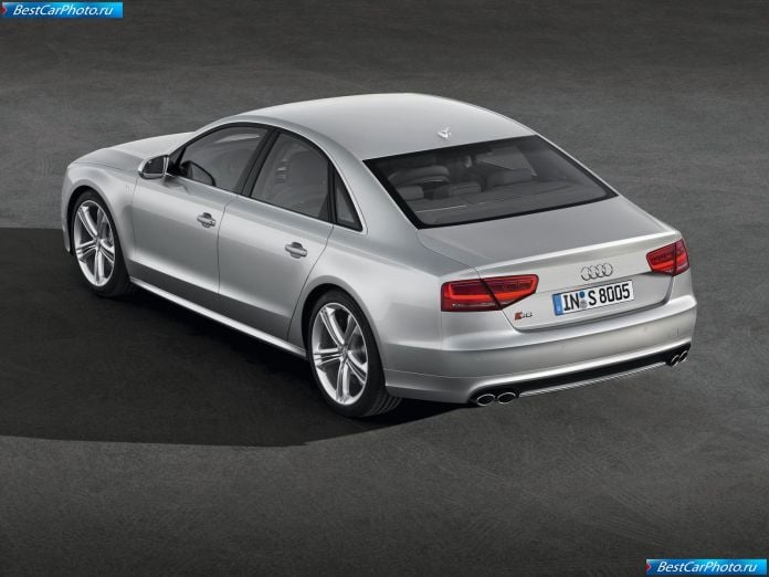 2013 Audi S8 - фотография 11 из 40