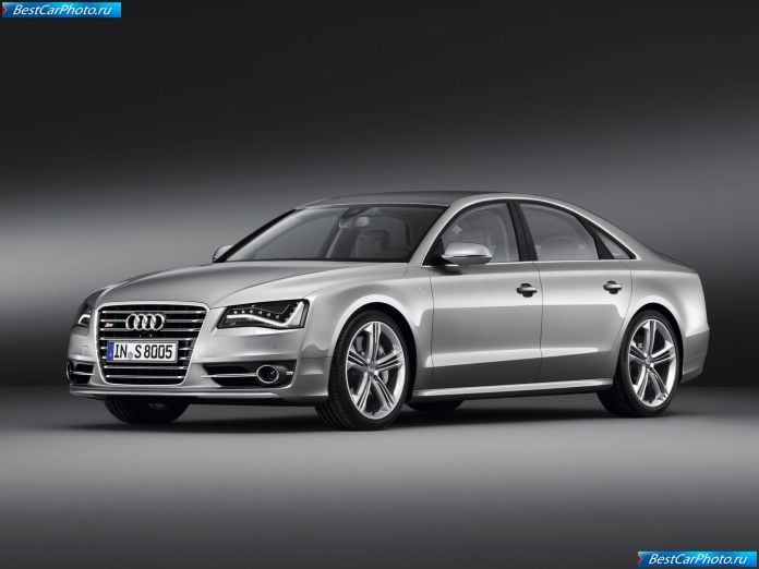 2013 Audi S8 - фотография 13 из 40