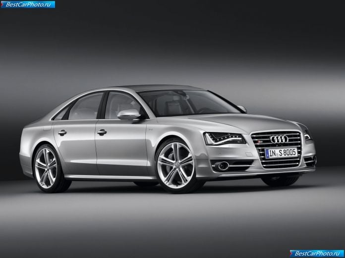 2013 Audi S8 - фотография 14 из 40