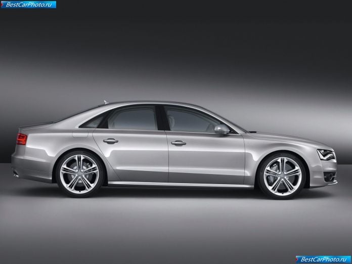 2013 Audi S8 - фотография 15 из 40