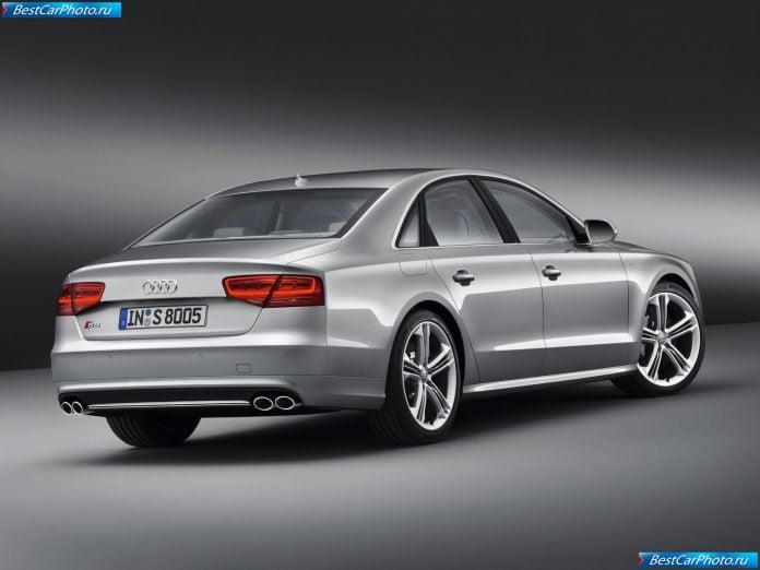 2013 Audi S8 - фотография 17 из 40