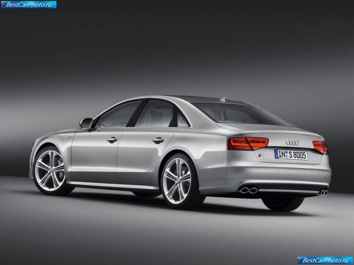2013 Audi S8 - фотография 19 из 40