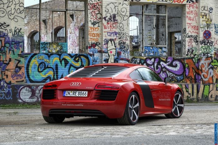 2013 Audi R8 e-tron Concept - фотография 4 из 57