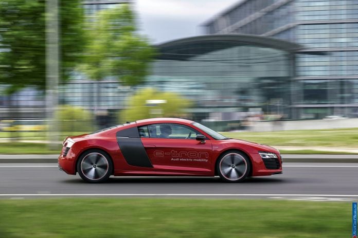 2013 Audi R8 e-tron Concept - фотография 11 из 57