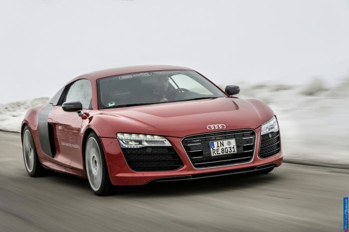 2013 Audi R8 e-tron Concept - фотография 16 из 57