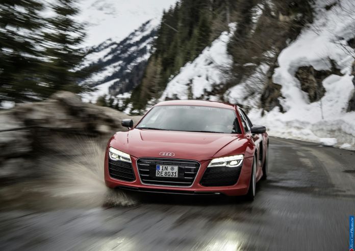 2013 Audi R8 e-tron Concept - фотография 19 из 57