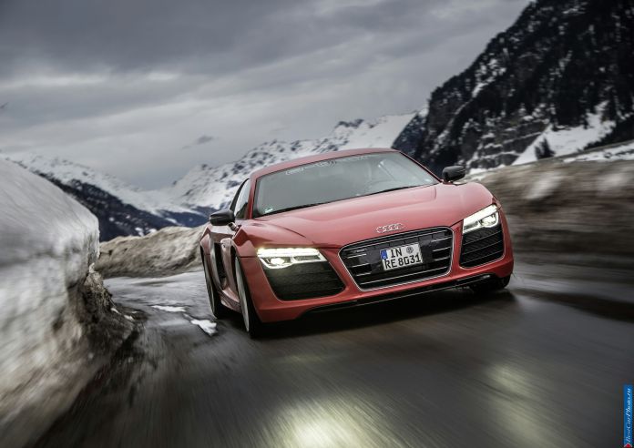 2013 Audi R8 e-tron Concept - фотография 20 из 57