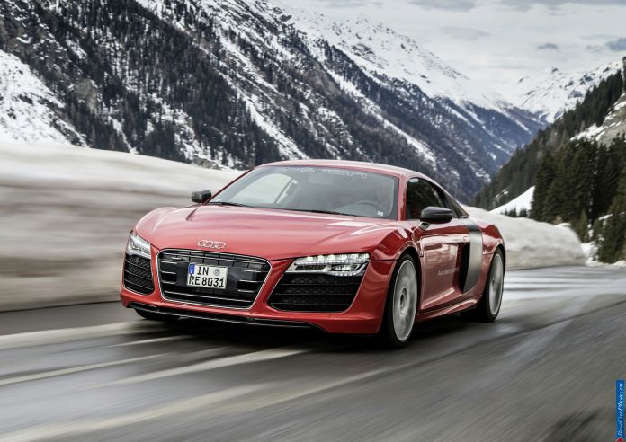 2013 Audi R8 e-tron Concept - фотография 21 из 57