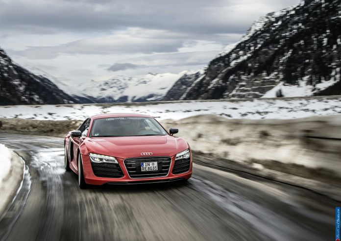2013 Audi R8 e-tron Concept - фотография 23 из 57