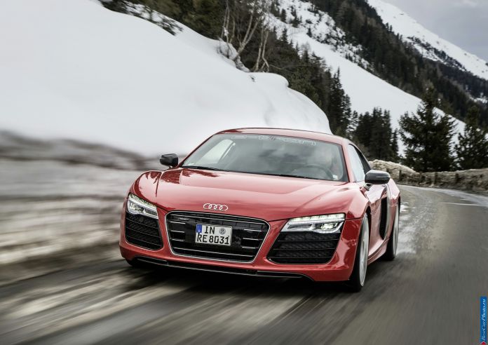 2013 Audi R8 e-tron Concept - фотография 24 из 57