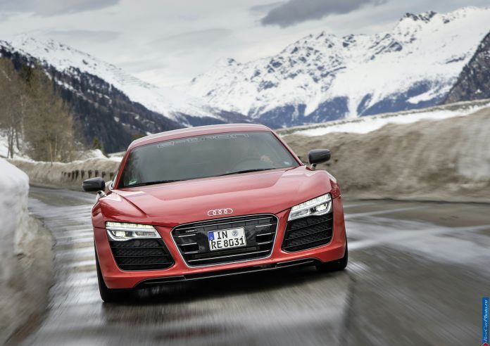 2013 Audi R8 e-tron Concept - фотография 26 из 57