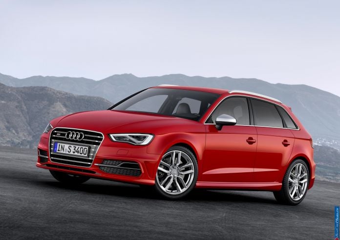 2013 Audi S3 Sportback - фотография 1 из 22