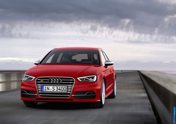 2013 Audi S3 Sportback - фотография 3 из 22