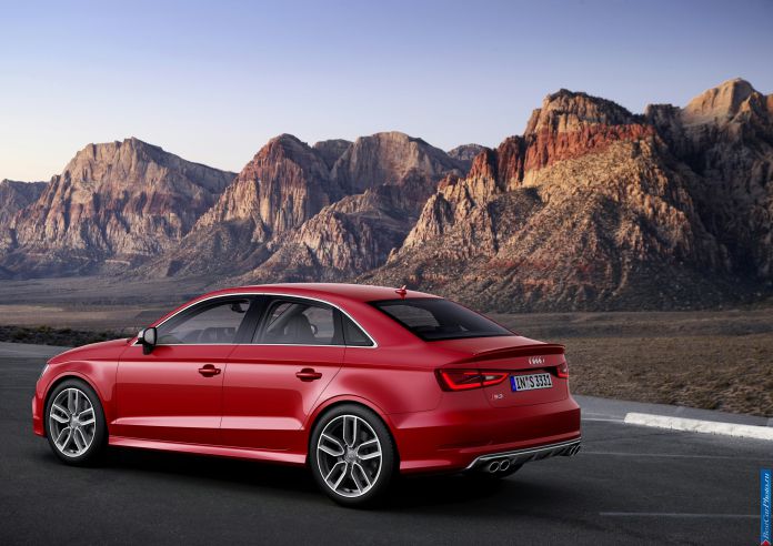 2014 Audi S3 Sedan - фотография 2 из 11
