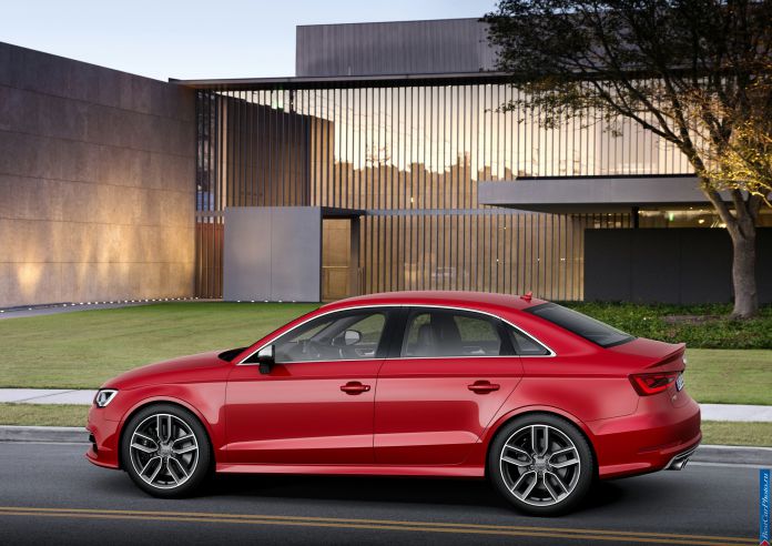 2014 Audi S3 Sedan - фотография 8 из 11