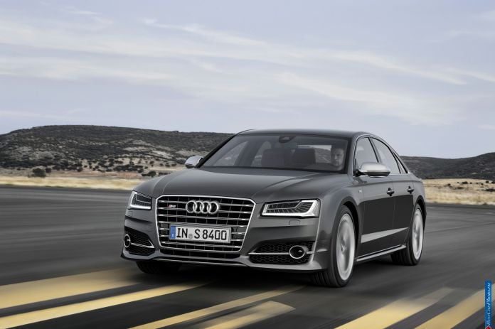 2014 Audi S8 - фотография 1 из 49
