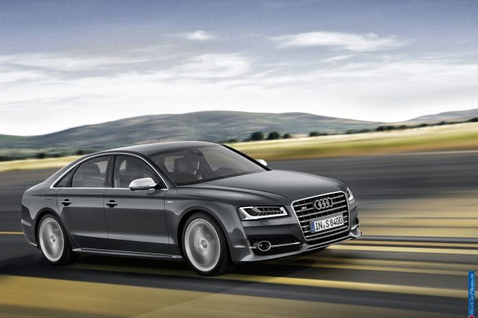 2014 Audi S8 - фотография 2 из 49