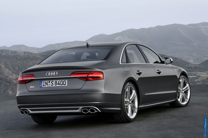 2014 Audi S8 - фотография 16 из 49