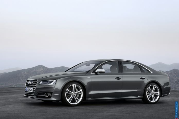 2014 Audi S8 - фотография 18 из 49