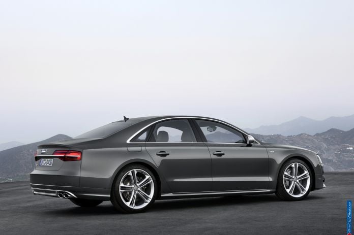 2014 Audi S8 - фотография 20 из 49