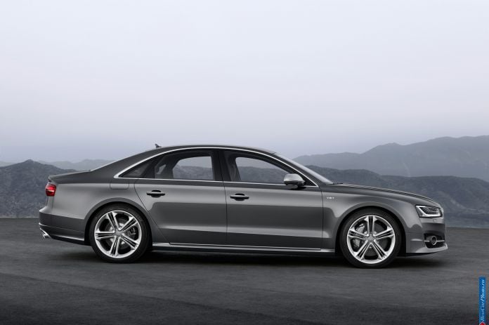 2014 Audi S8 - фотография 21 из 49
