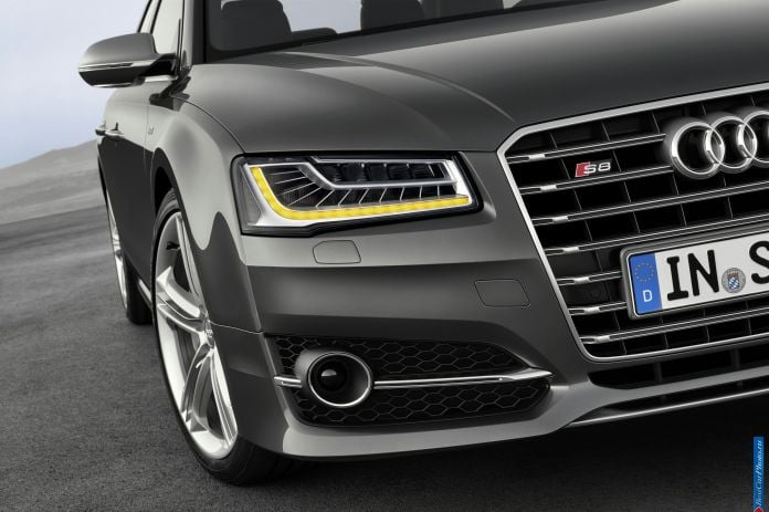 2014 Audi S8 - фотография 26 из 49