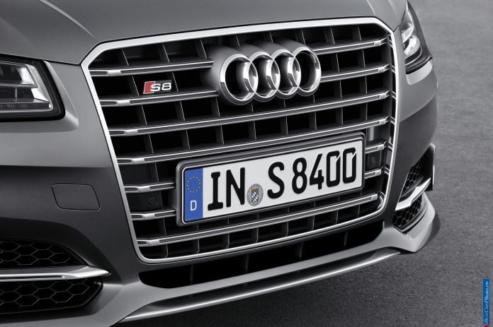 2014 Audi S8 - фотография 27 из 49