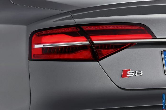 2014 Audi S8 - фотография 33 из 49