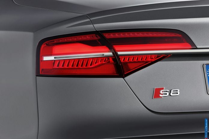 2014 Audi S8 - фотография 35 из 49