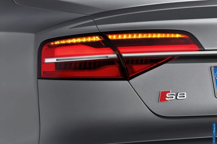 2014 Audi S8 - фотография 36 из 49