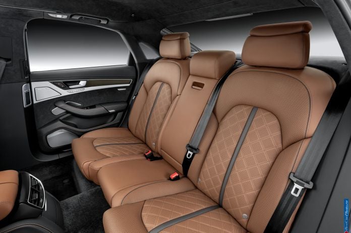 2014 Audi S8 - фотография 41 из 49