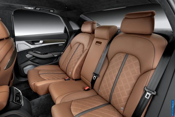2014 Audi S8 - фотография 42 из 49