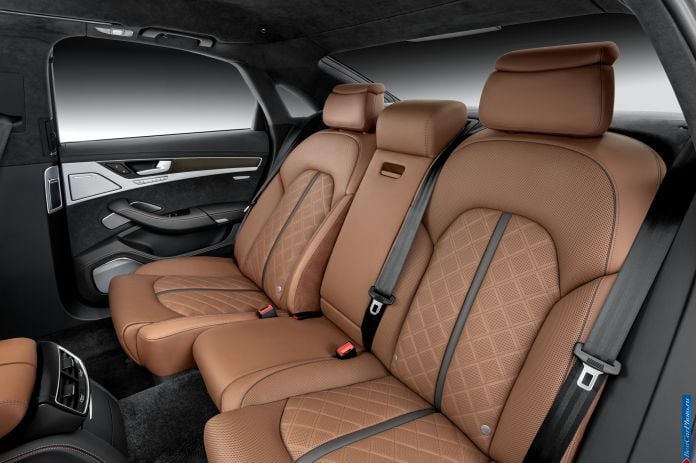 2014 Audi S8 - фотография 43 из 49