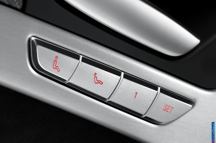 2014 Audi S8 - фотография 49 из 49