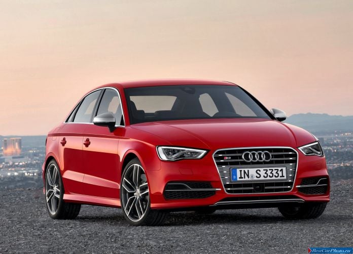 2015 Audi S3 Sedan - фотография 1 из 29