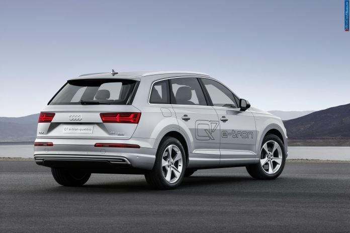 2015 Audi Q7 e-tron 2.0 TFSI Quattro - фотография 12 из 19