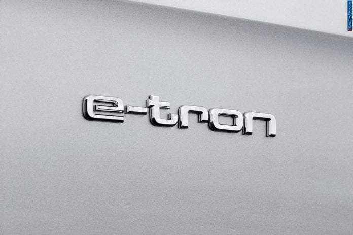 2015 Audi Q7 e-tron 2.0 TFSI Quattro - фотография 19 из 19