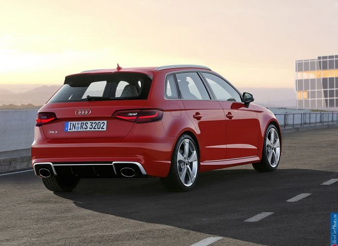 2015 Audi RS3 Sportback - фотография 3 из 19