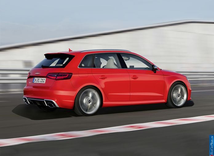 2015 Audi RS3 Sportback - фотография 14 из 19