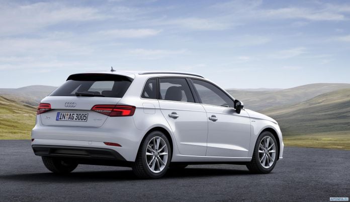 2016 Audi A3 Sportback g-tron - фотография 2 из 10