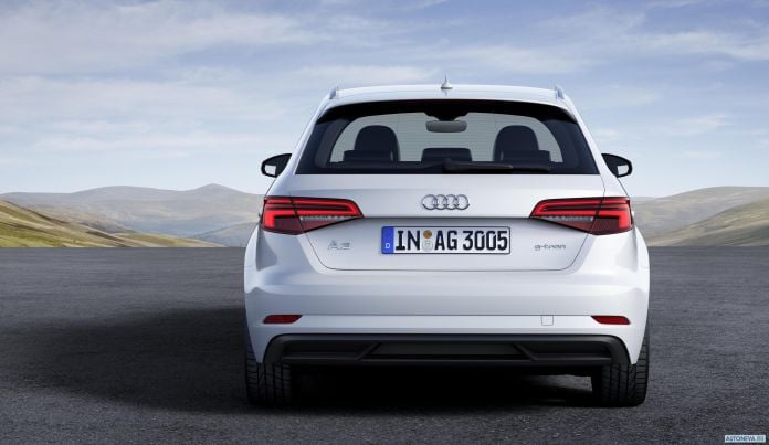 2016 Audi A3 Sportback g-tron - фотография 8 из 10